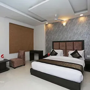 *** Hotel R S Plaza Near Igi International Airport India