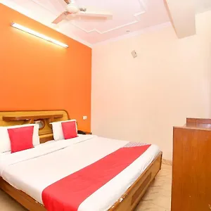 Oyo Holiday Paradise Hotel