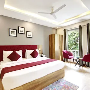 *** Hotel Saltstayz Huda City Center India